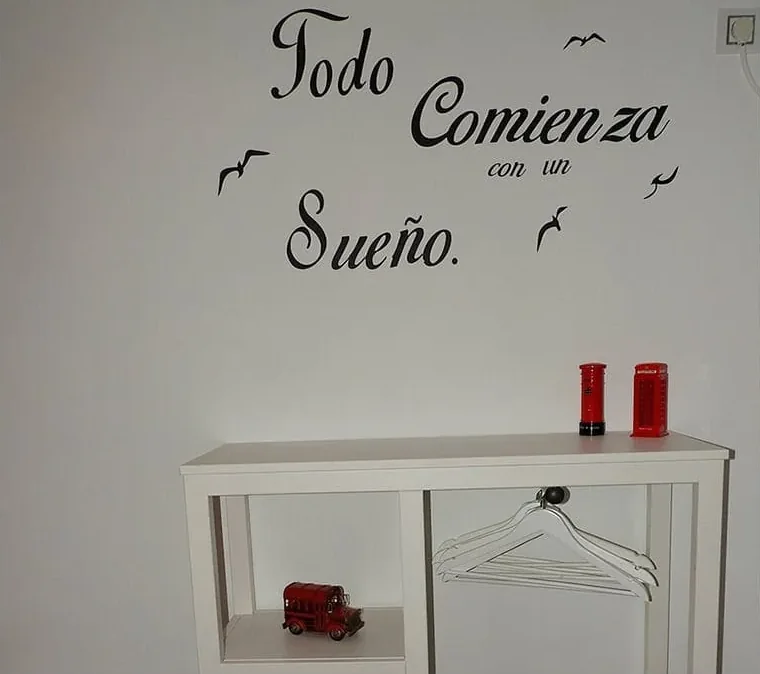 Habitación doble con cama extra para tres personas en el Hostal Bruña