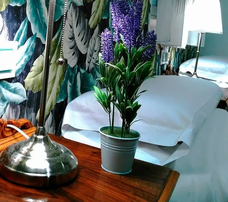 Habitación doble con cama extra para tres personas en el Hostal Bruña