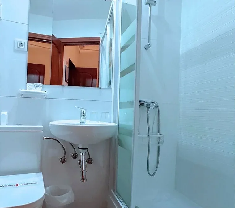 Habitación individual del Hostal Bruña en Madrid