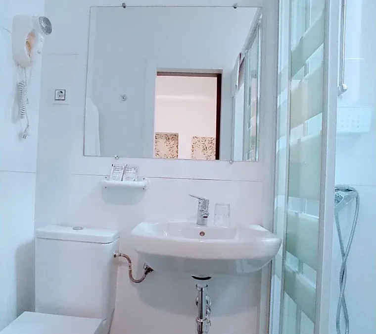 Habitación individual del Hostal Bruña en Madrid